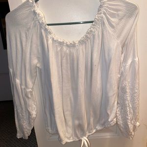 Off the shoulder white Hollister Top🤍